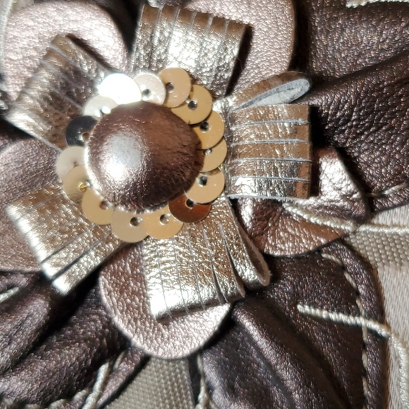 EUC Coach Flower Clutch - Picture 6 of 6